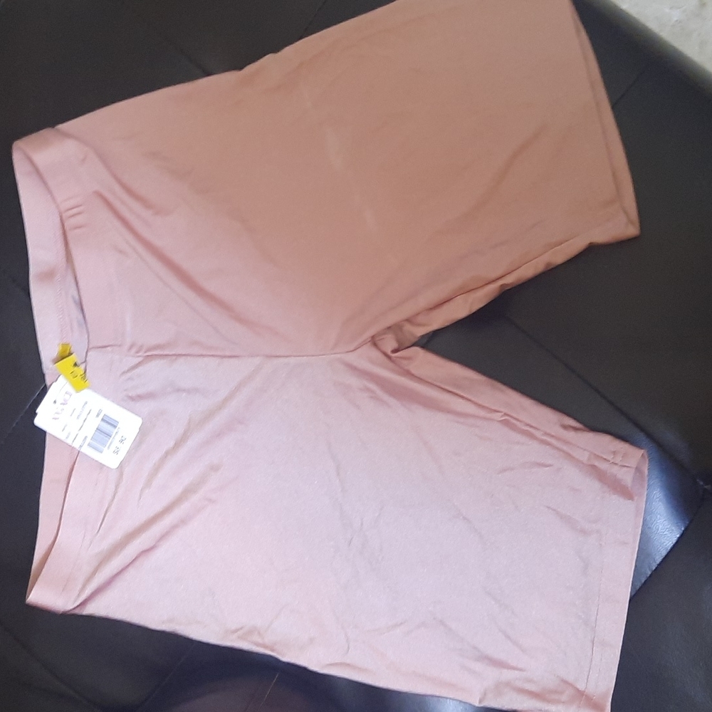 Blush biker shorts